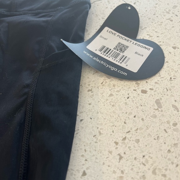 Electric Yoga collaboration love - Picture 6 of 6